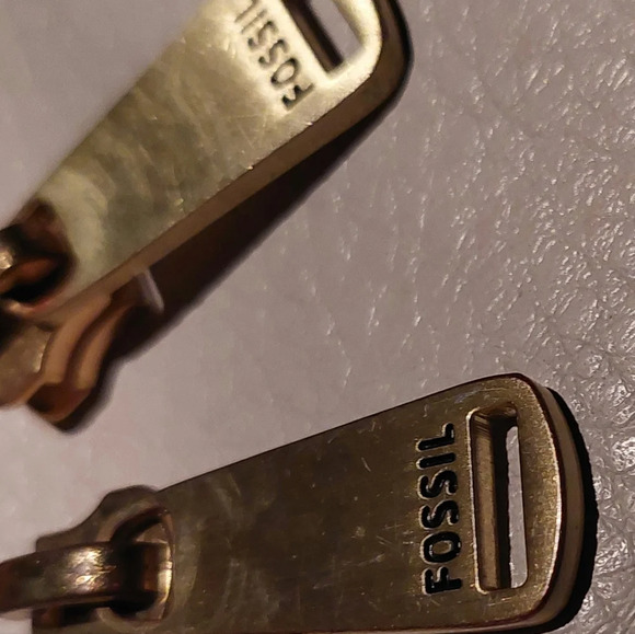 Lot Of 2 Fossil Gold Zipper Pulls Replacement Zippers - Picture 2 of 4